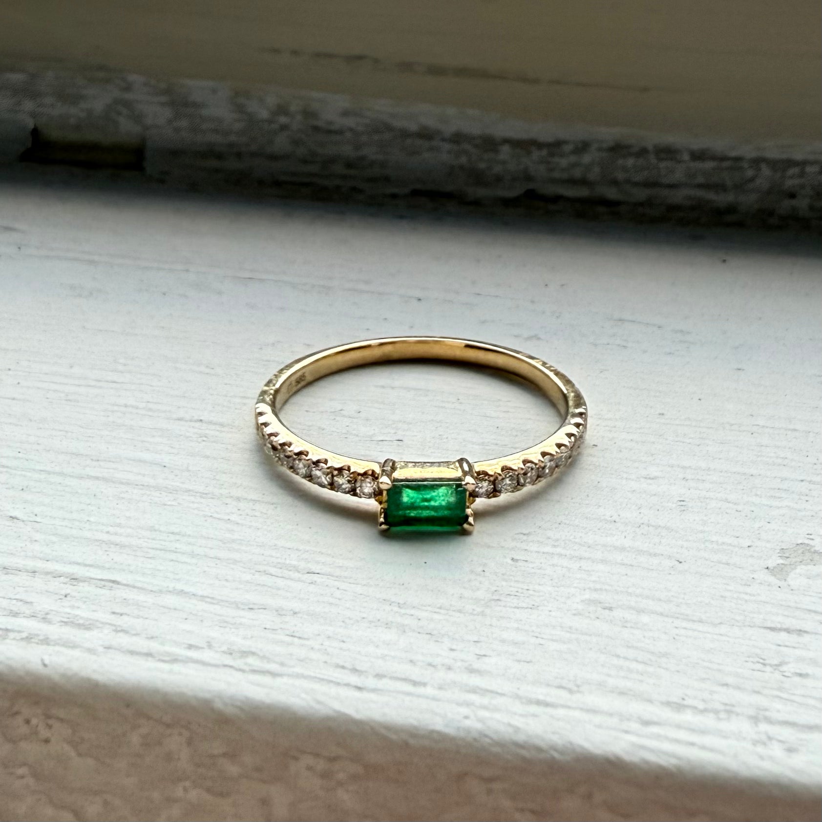Verdant Whisper Ring
